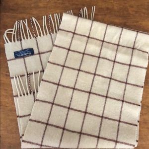 Burberry wool scarf
